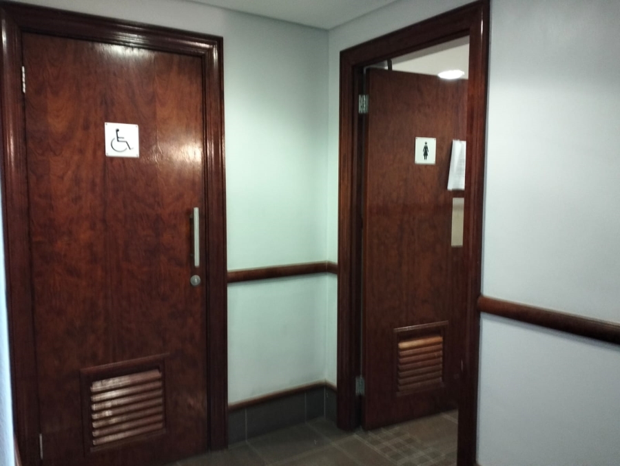 Commercial Property for Sale in Door De Kraal Western Cape